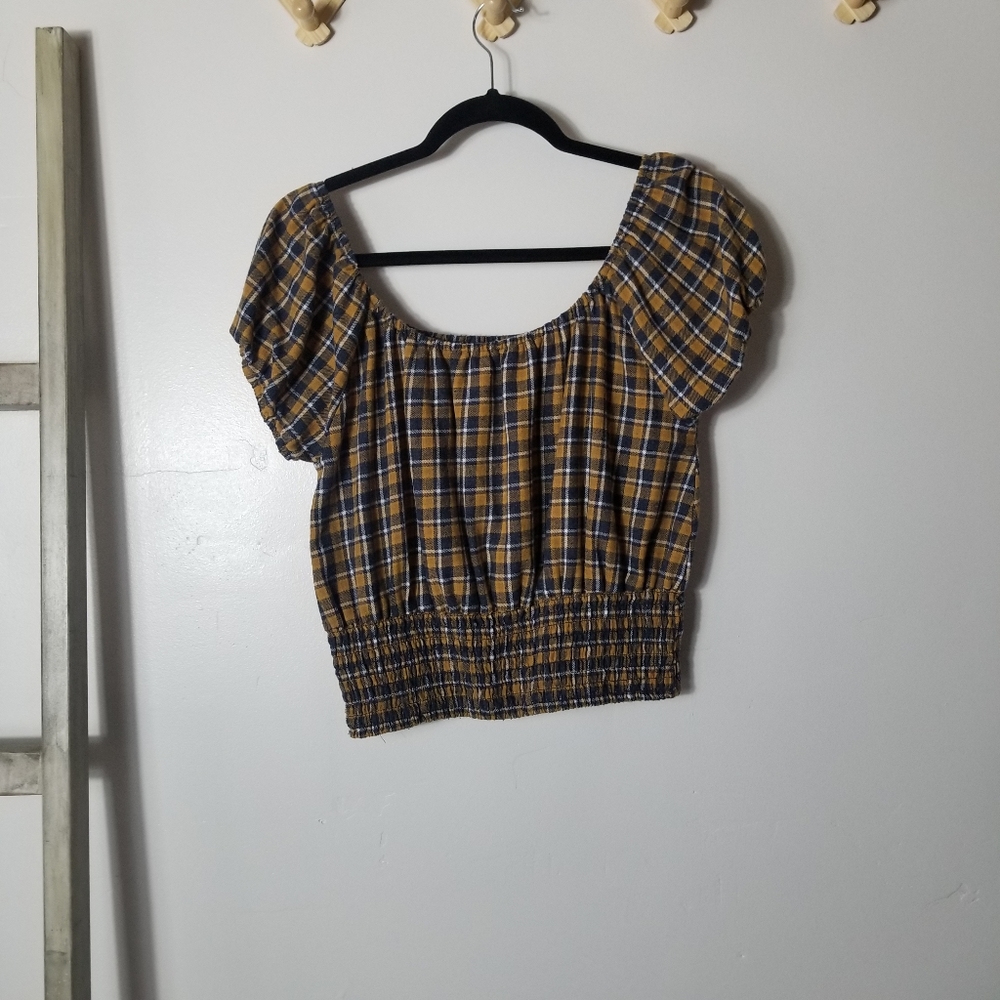 AEROPOSTALE BLUE GOLD AND WHITE CROP TOP SIZE LARGE